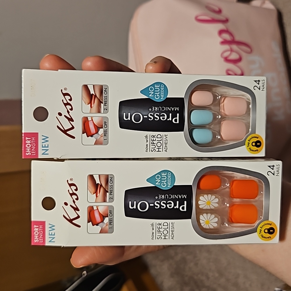 2 Pack of Kiss Press-On Nails